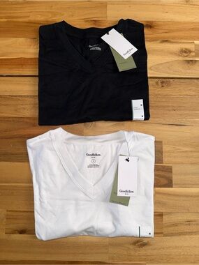 2PK Men's Every Wear Short Sleeve 100% Cotton V-Neck T-Shirt - Goodfellow & co M